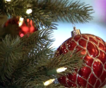 7 Eco-Friendly Christmas Decorating Tips